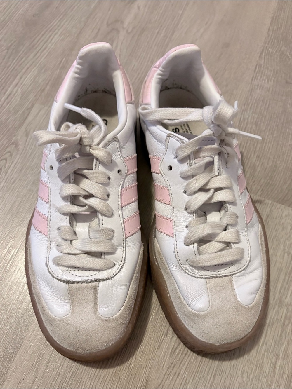adidas Sneakers